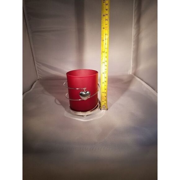 Red frosted spiral heart candle holder - Picture 3 of 4